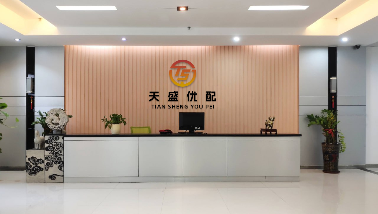 财盘配资 热辣滚烫！跟着粮王抢收麦